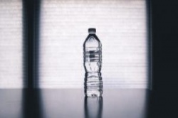 Сколько стоит бутылка воды?